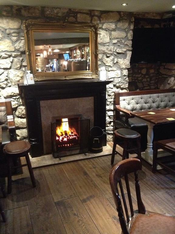 Riccarton Inn Currie Exterior photo